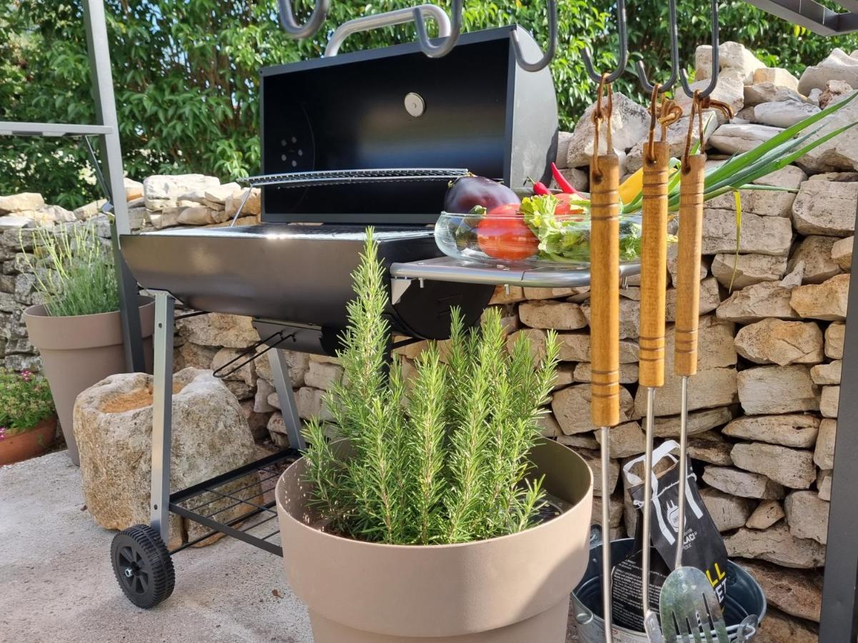 Вілла Stonehouse Ana With Jacuzzi Rovinj-Krmed Екстер'єр фото