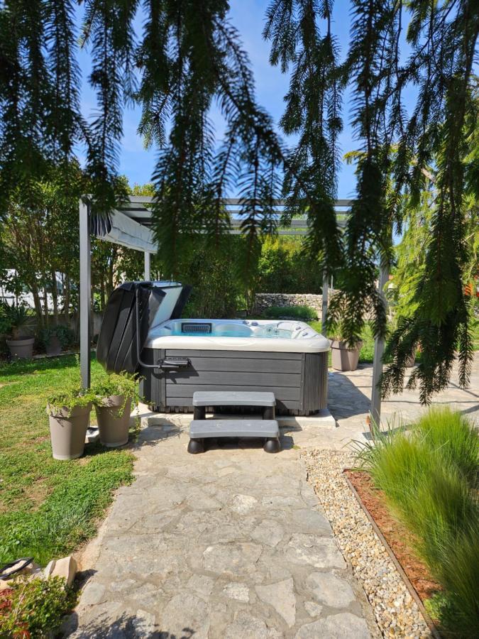 Вілла Stonehouse Ana With Jacuzzi Rovinj-Krmed Екстер'єр фото