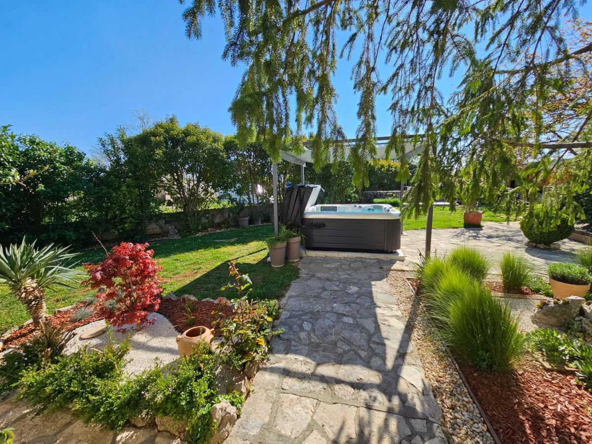 Вілла Stonehouse Ana With Jacuzzi Rovinj-Krmed Екстер'єр фото